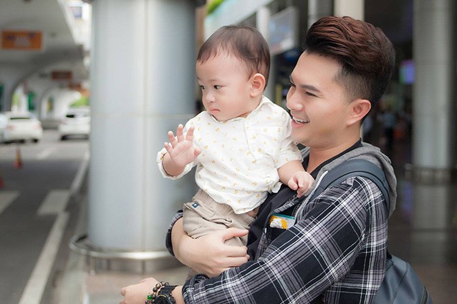 Nam Cường lần đầu công khai con trai 2 tuổi với vợ hot girl ảnh 3