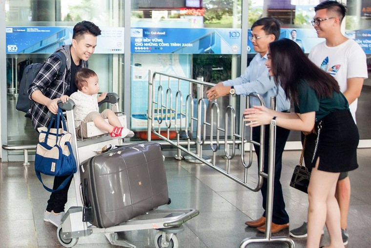 Nam Cường lần đầu công khai con trai 2 tuổi với vợ hot girl ảnh 4