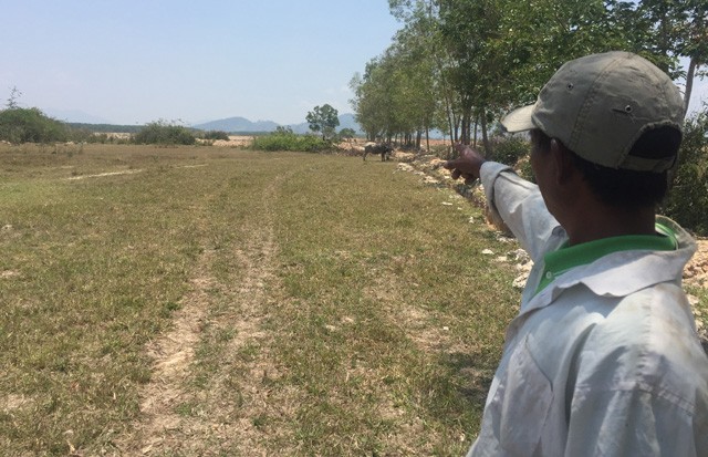 Bắt 3 cán bộ địa chính gom đất nhờ dân nghèo đứng tên nhận đền bù ảnh 1