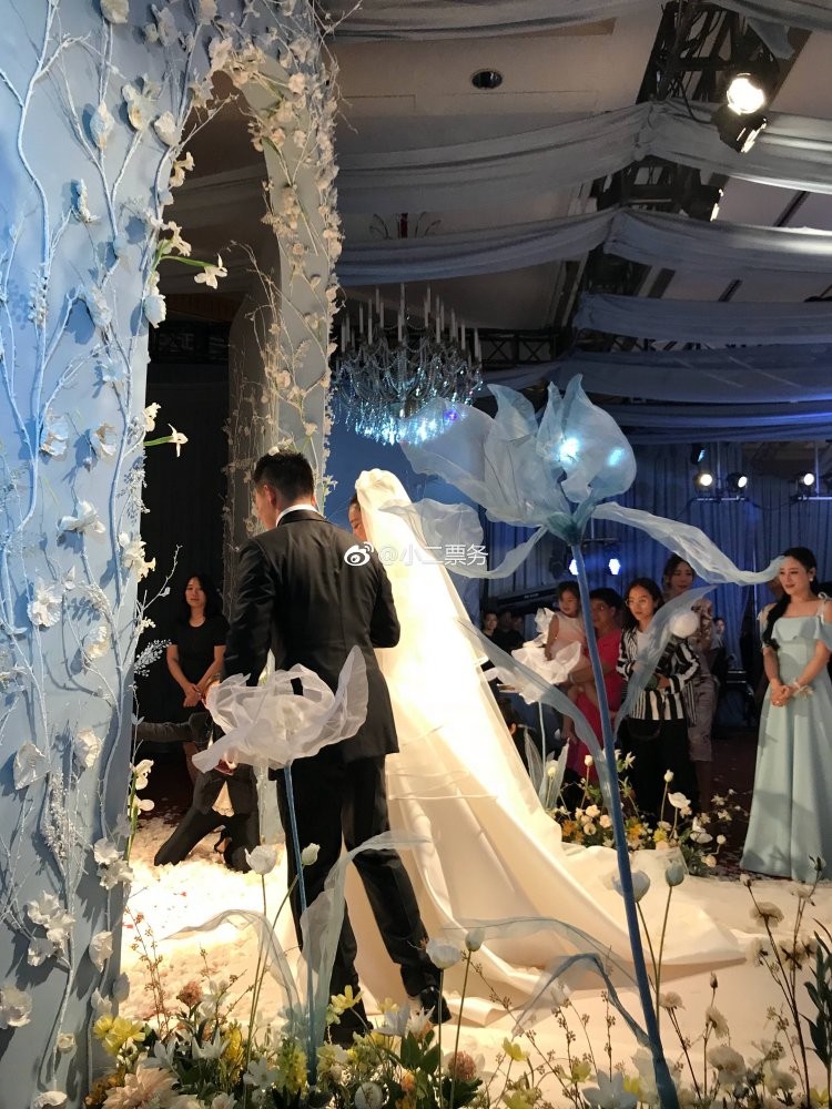 Trương Hình Dư xinh đẹp trong lễ cưới cổ tích với sĩ quan đặc chủng ảnh 3