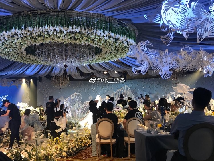 Trương Hình Dư xinh đẹp trong lễ cưới cổ tích với sĩ quan đặc chủng ảnh 7