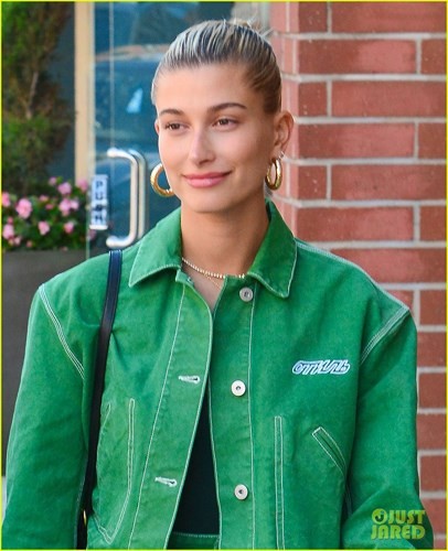 Justin Bieber trông như đàn ông 40 tuổi, đi dép lê dạo phố cùng hôn thê ảnh 3