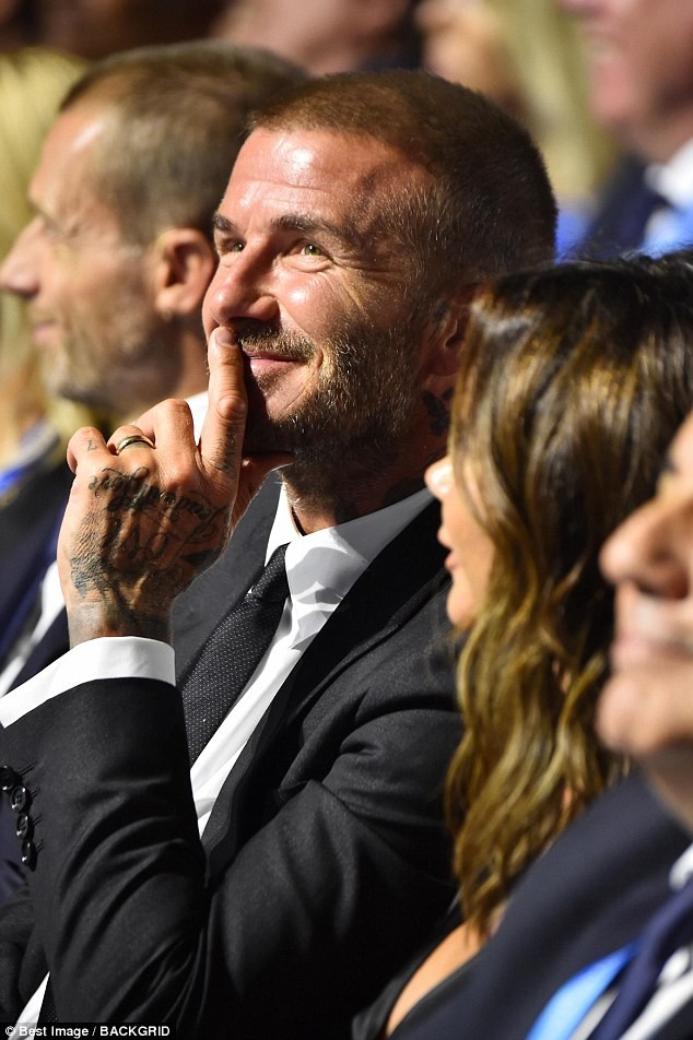 Victoria Beckham lạnh nhạt dự sự kiện cùng chồng ảnh 7