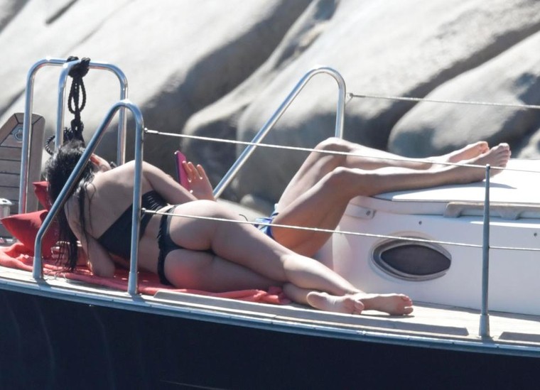 Ronaldo mắt tím bầm đi nghỉ dưỡng cùng bạn gái, giải hạn 'tịt ngòi' ảnh 2