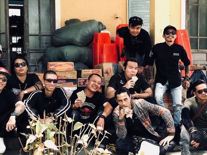 Vợ Phạm Anh Khoa lần đầu đăng ảnh tình tứ bên chồng sau scandal gạ tình ảnh 1