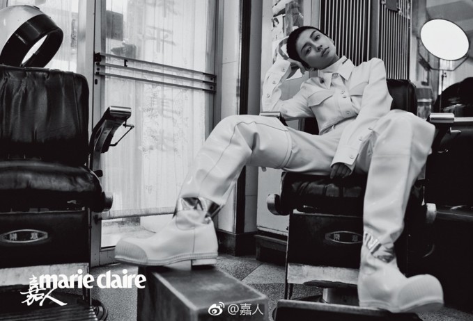 Bà xã Huỳnh Hiểu Minh cắt tóc cua nam tính, tự tin tạo dáng trên tạp chí ảnh 4