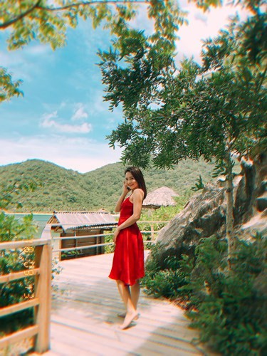 'Con dâu' Bảo Thanh khoe dáng nuột nà với bikini ảnh 1