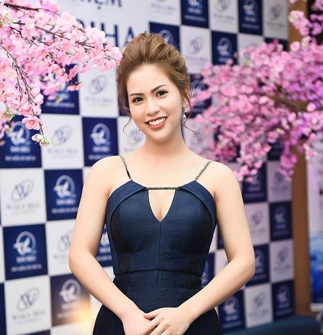 Vợ Việt Anh trẻ trung như thiếu nữ, sánh đôi cùng chồng tại sự kiện ảnh 1