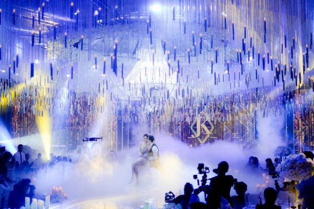 Nhìn lại những khoảnh khắc tình tứ của vợ chồng Lan Khuê trong lễ cưới ảnh 2