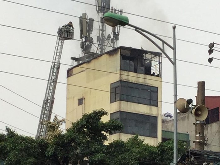 Xảy cháy quán karaoke...đang bị đình chỉ hoạt động ảnh 2