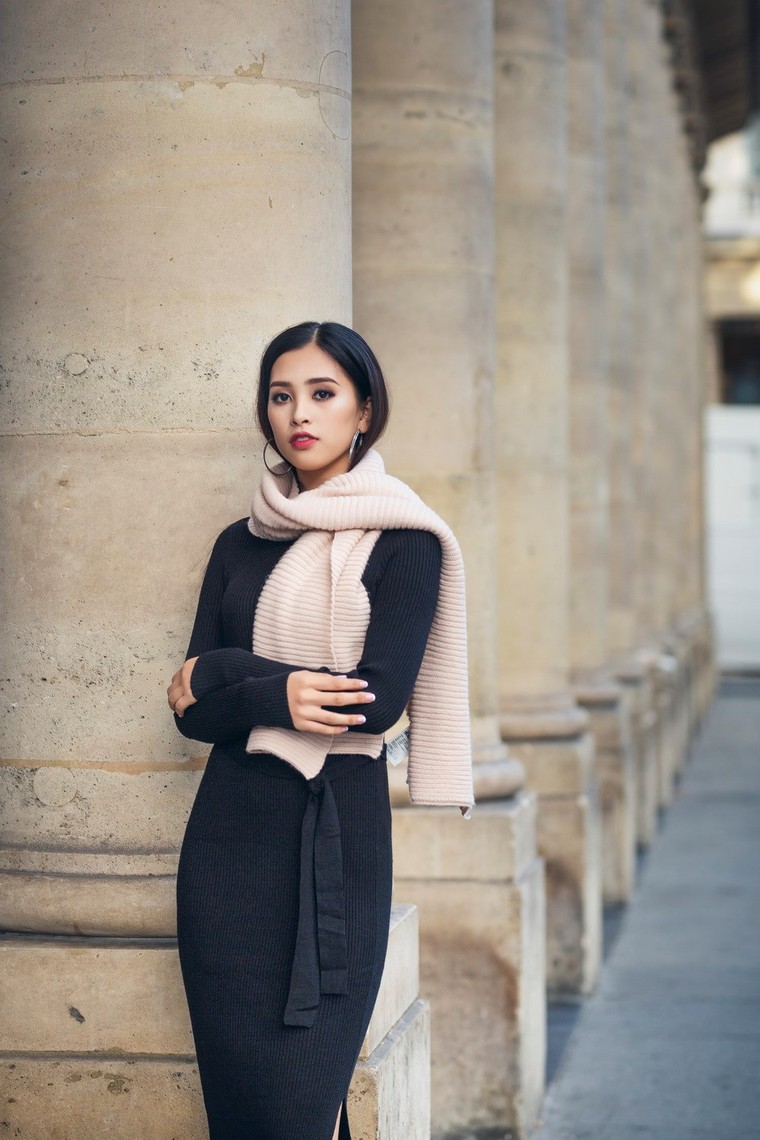 Hoa hậu Tiểu Vy xinh đẹp trên đường phố Paris ảnh 11