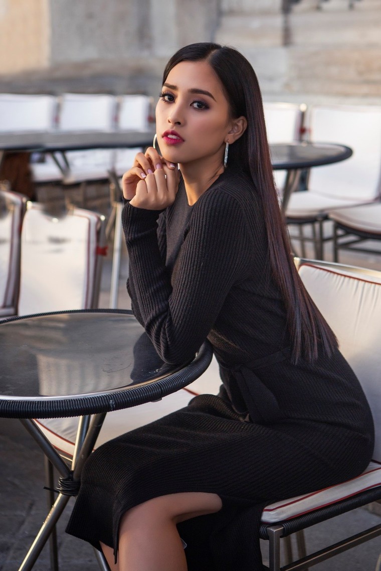 Hoa hậu Tiểu Vy xinh đẹp trên đường phố Paris ảnh 9