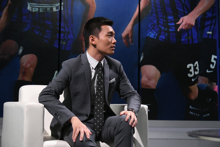 Vẻ điển trai của chủ tịch trẻ tuổi nhất trong lịch sử CLB Inter Milan ảnh 1