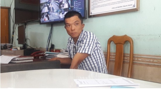 Người đàn ông nghi ngáo đá dùng gạch đập vỡ kính ô tô rồi bỏ trốn ảnh 2