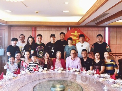 Huỳnh Hiểu Minh và Angela Baby đã 'đường ai nấy đi'? ảnh 1