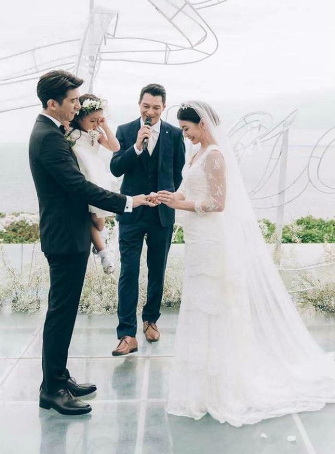 'Triệu Mẫn' Giả Tịnh Văn xinh đẹp, xúng xính váy cưới ở tuổi 44 ảnh 2