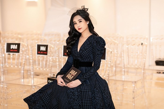 Lê Âu Ngân Anh xuất hiện với gương mặt mũm mĩm khác thường ảnh 1