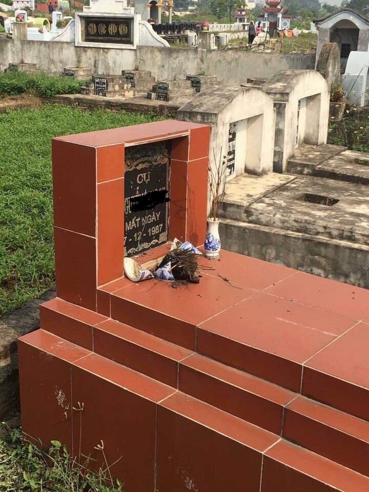 Hàng trăm ngôi mộ bị đập vỡ bát hương sau 1 đêm ảnh 2