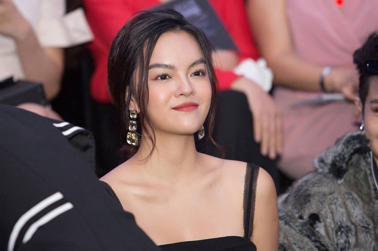 Phạm Quỳnh Anh bất ngờ trải lòng trong đêm giáng sinh ảnh 1