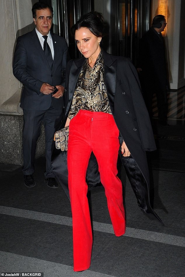 Vợ chồng Beckham tay trong tay tình tứ giữa tin đồn ly hôn ảnh 6