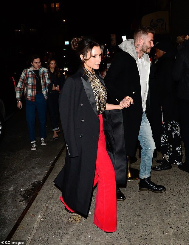 Vợ chồng Beckham tay trong tay tình tứ giữa tin đồn ly hôn ảnh 1