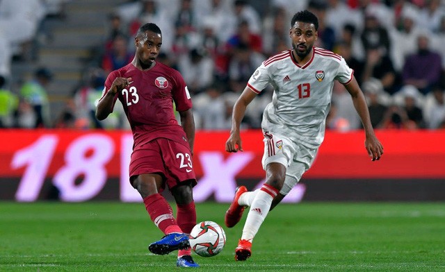 Những hình ảnh xấu xí từ cầu thủ đến fan UAE, 'vết nhơ' khó quên của giải đấu tầm cỡ châu lục ảnh 3