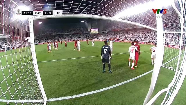 Những hình ảnh xấu xí từ cầu thủ đến fan UAE, 'vết nhơ' khó quên của giải đấu tầm cỡ châu lục ảnh 4