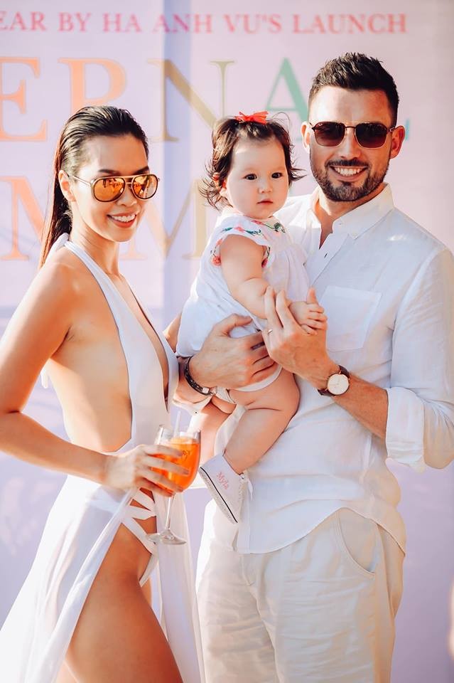 Siêu mẫu Hà Anh khoe dáng chuẩn sau 7 tháng sinh con ảnh 5
