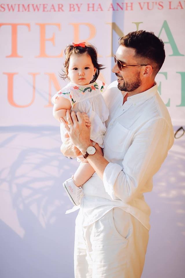 Siêu mẫu Hà Anh khoe dáng chuẩn sau 7 tháng sinh con ảnh 6