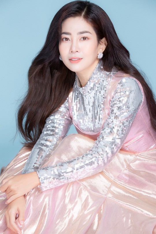 Diễn viên Mai Phương xinh đẹp dù vẫn đang điều trị ung thư ảnh 7