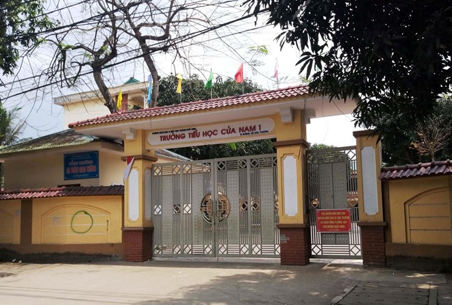 Nam sinh lớp 5 mang dao tới trường đâm bạn ảnh 1