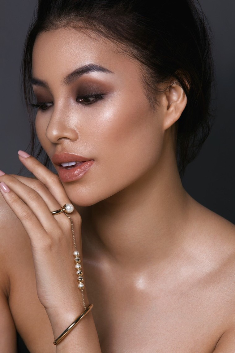 Phạm Hương quyến rũ trong bộ ảnh mới, úp mở việc quay lại Việt Nam ảnh 4