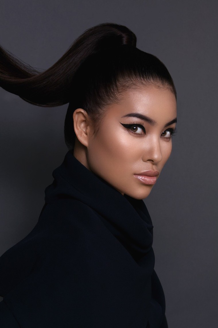 Phạm Hương quyến rũ trong bộ ảnh mới, úp mở việc quay lại Việt Nam ảnh 6