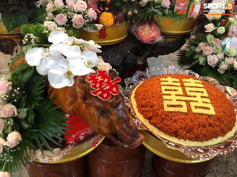 Bùi Tiến Dũng hạnh phúc trong lễ ăn hỏi với bạn gái 'đại gia' ảnh 11