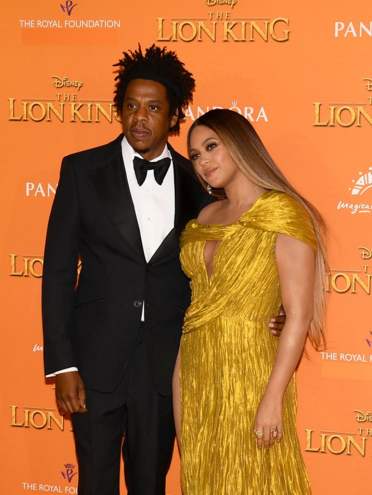 Beyonce lộng lẫy với mẫu váy của NTK Công Trí tại buổi công chiếu 'The Lion King' ảnh 3