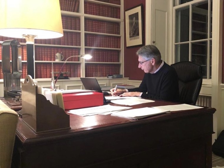 Jeremy Corbyn cáo buộc chính phủ Anh làm hỏng ngân sách hứa hẹn ảnh 1