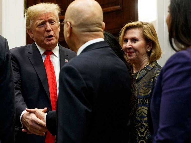 Trợ lý Nhà Trắng Mira Ricardel chính thức bị sa thải ảnh 1