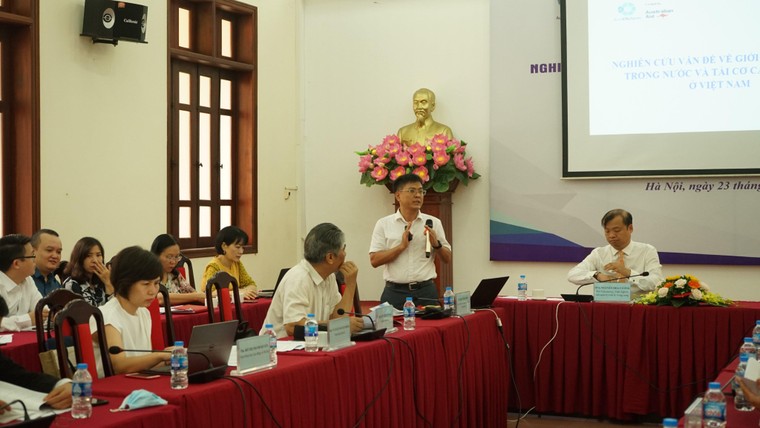 CIEM: Hội thảo Nghiên cứu các vấn đề về giới trong di cư trong nước và tái cơ cấu kinh tế ở Việt Nam ảnh 1