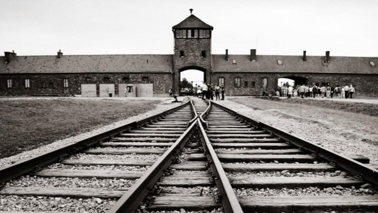 UNESCO, Hội đồng Do Thái Thế giới và Facebook mở rộng tài nguyên giáo dục Holocaust sang 12 ngôn ngữ ảnh 3