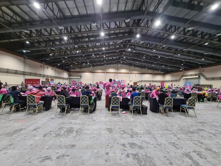 Người hâm mộ nhóm BTS tại Indonesia tổ chức chương trình tiêm vaccine cho 10.000 người ảnh 5