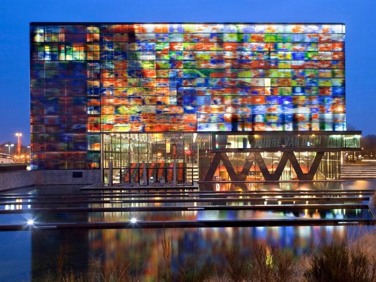 Những công trình kính màu đẹp nhất thế giới ảnh 10