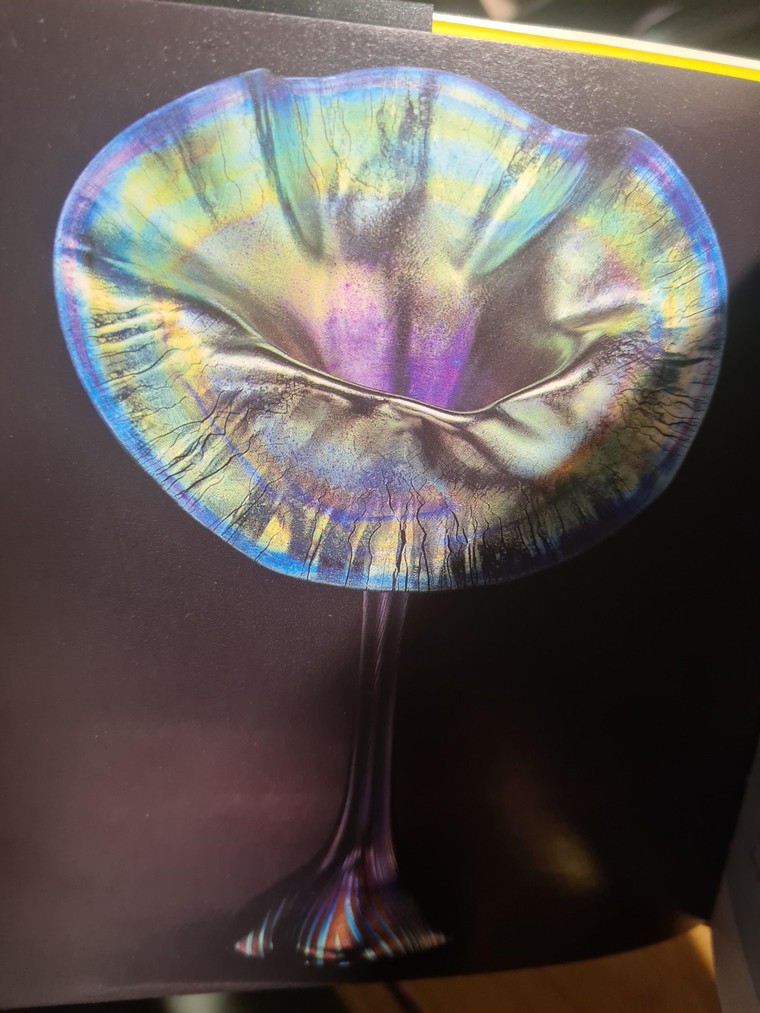 Một số cách nhận biết kính màu Tiffany nguyên gốc ảnh 5