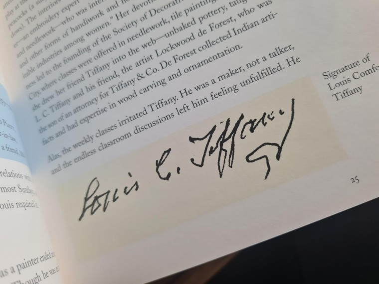 Một số cách nhận biết kính màu Tiffany nguyên gốc ảnh 8