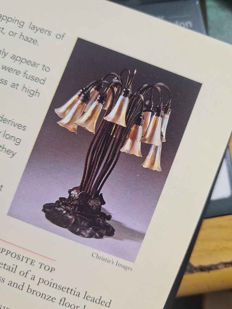 Một số cách nhận biết kính màu Tiffany nguyên gốc ảnh 6