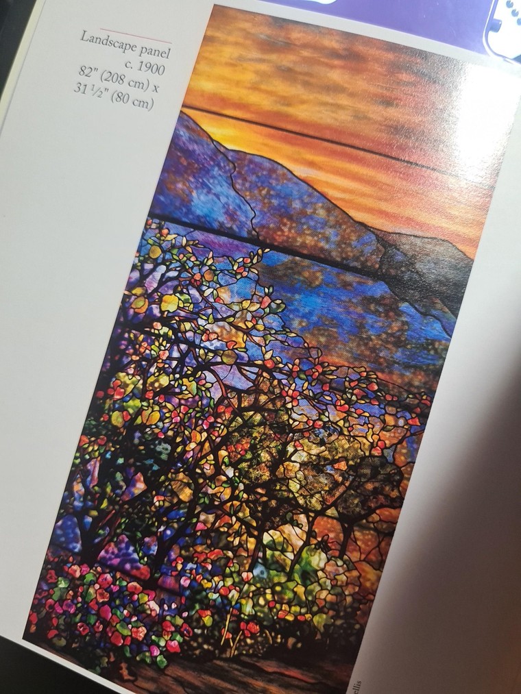 Một số cách nhận biết kính màu Tiffany nguyên gốc ảnh 3