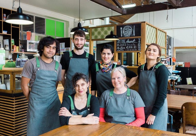 Những quán cà phê ngôn ngữ ký hiệu vòng quanh thế giới ảnh 3