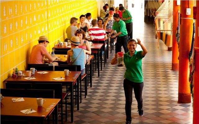 Những quán cà phê ngôn ngữ ký hiệu vòng quanh thế giới ảnh 25