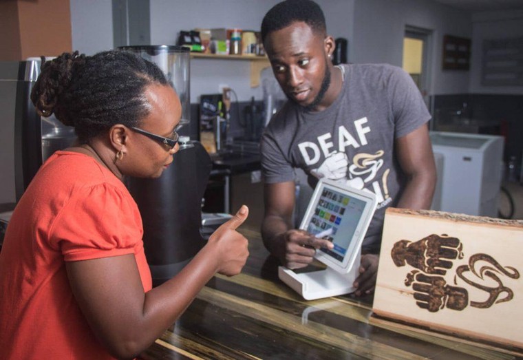 Những quán cà phê ngôn ngữ ký hiệu vòng quanh thế giới ảnh 18