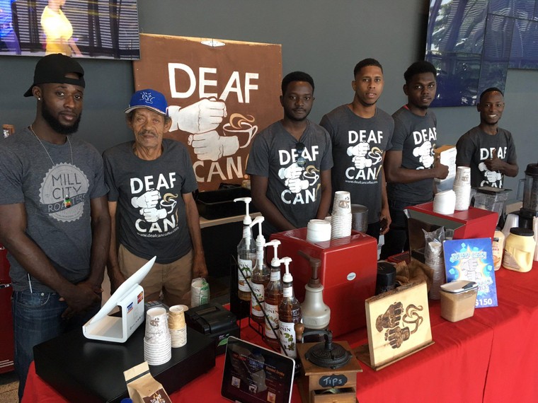 Những quán cà phê ngôn ngữ ký hiệu vòng quanh thế giới ảnh 17