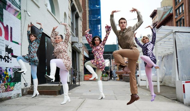 Vở kịch về cuộc đời danh họa người Mỹ Andy Warhol được trình diễn ngay trên đường phố New York ảnh 4